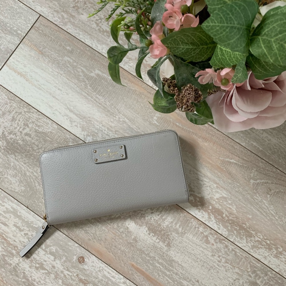 kate spade • EUC Grove Street Neda Wallet
